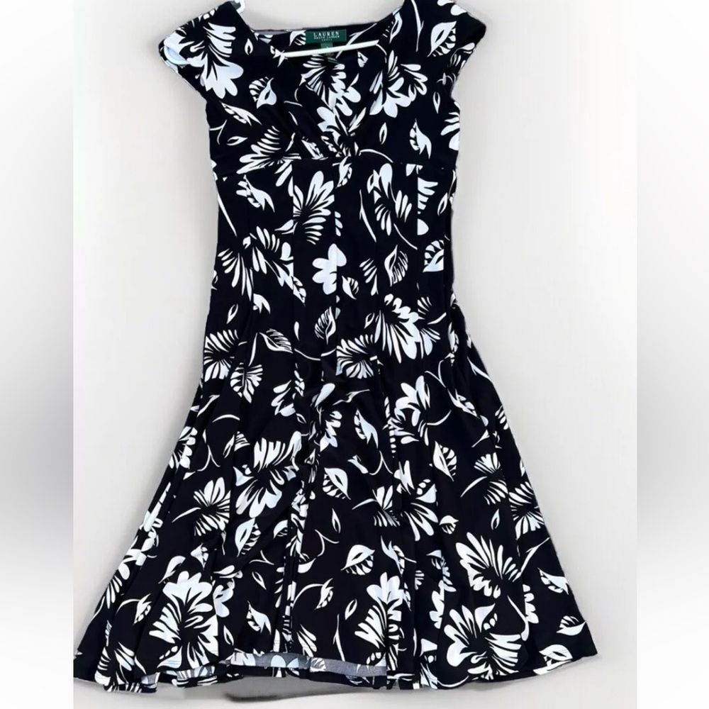 Ralph Lauren Black & White Floral V Neck Cap Sleeve Comfortable